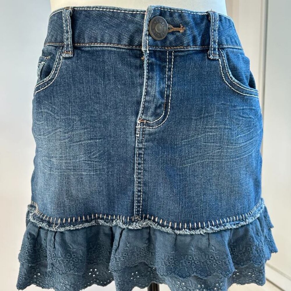 Twik Denim Mini Skirt With Dusty Blue Lace Hem And Paisley‑Lined Pockets – US 8 - Picture 4 of 9